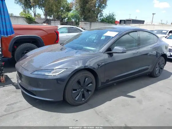 5YJ3E1EA5SF915047 2025 TESLA MODEL 3 - Image 2