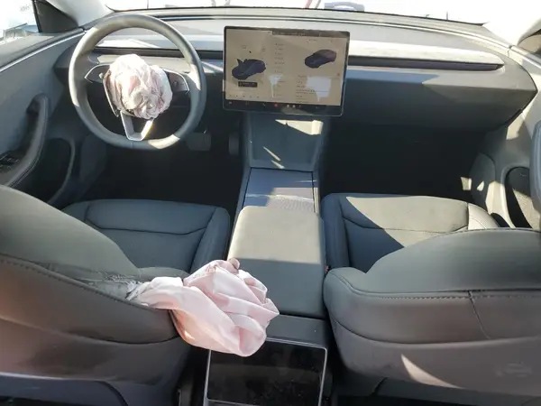 5YJ3E1EA5SF917218 2025 TESLA MODEL 3 - Image 8