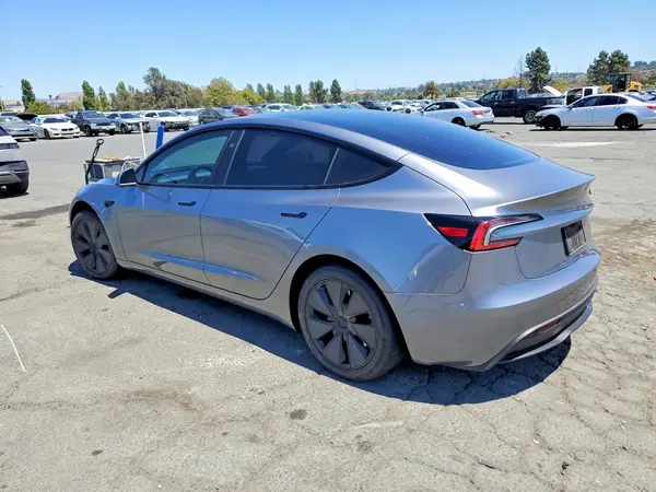 5YJ3E1EA5SF921429 2025 TESLA MODEL 3 - Image 2