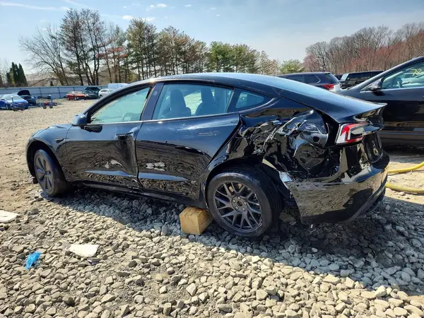 5YJ3E1EA5SF924511 2025 TESLA MODEL 3 - Image 2
