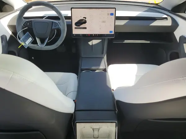 5YJ3E1EA5SF925626 2025 TESLA MODEL 3 - Image 8