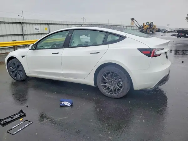 5YJ3E1EA5SF930079 2025 TESLA MODEL 3 - Image 2