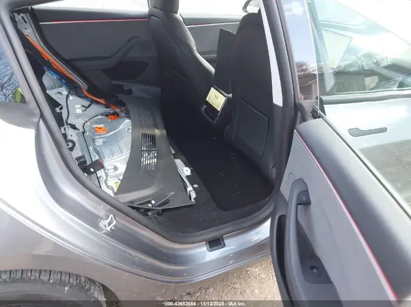 5YJ3E1EA5SF942958 2025 TESLA MODEL 3 - Image 8