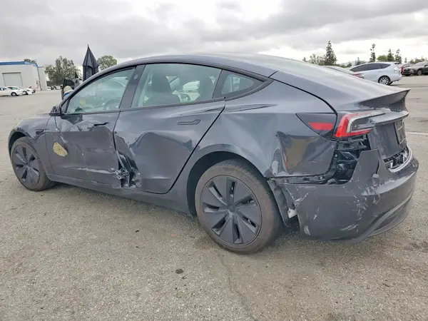 5YJ3E1EA5SF952163 2025 TESLA MODEL 3 - Image 2