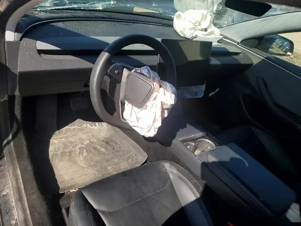 5YJ3E1EA5SF953829 2025 TESLA MODEL 3 - Image 8
