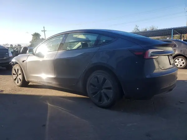 5YJ3E1EA5SF967729 2025 TESLA MODEL 3 - Image 2