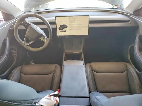 5YJ3E1EA5SF967777 2025 TESLA MODEL 3 - Image 8