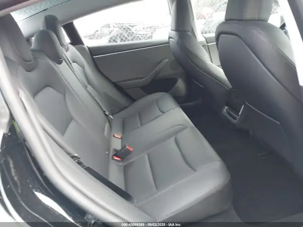 5YJ3E1EA5SF968895 2025 TESLA MODEL 3 - Image 8