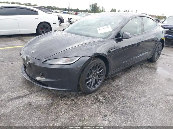 5YJ3E1EA5SF970405 2025 TESLA MODEL 3 - Image 2