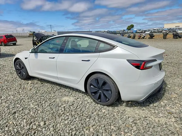 5YJ3E1EA5SF970971 2025 TESLA MODEL 3 - Image 2