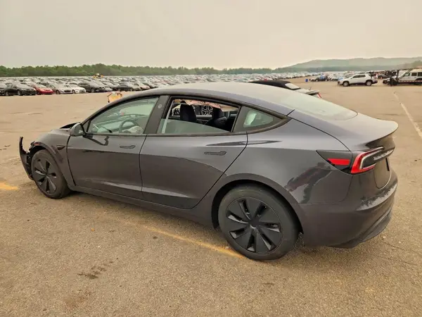 5YJ3E1EA5SF974292 2025 TESLA MODEL 3 - Image 2