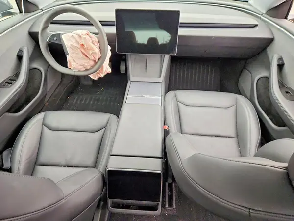 5YJ3E1EA5SF974292 2025 TESLA MODEL 3 - Image 8