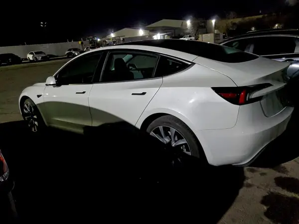 5YJ3E1EA5SF974907 2025 TESLA MODEL 3 - Image 2