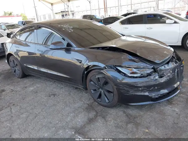 5YJ3E1EA5SF978214 2025 TESLA MODEL 3 - Image 1