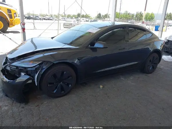 5YJ3E1EA5SF978214 2025 TESLA MODEL 3 - Image 2
