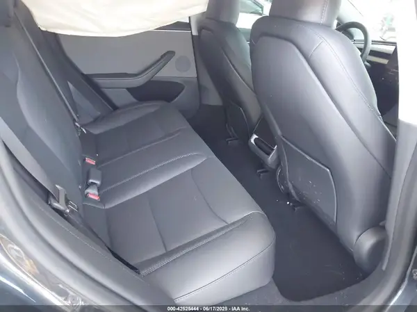 5YJ3E1EA5SF978214 2025 TESLA MODEL 3 - Image 8
