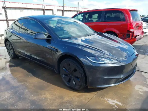 5YJ3E1EA5SF978729 2025 TESLA MODEL 3 - Image 1