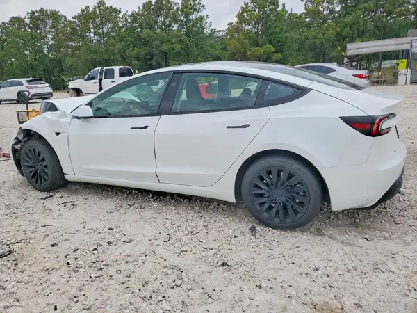 5YJ3E1EA5SF979153 2025 TESLA MODEL 3 - Image 2