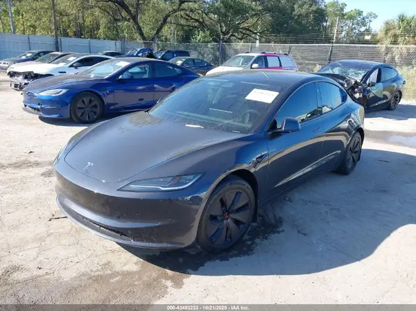 5YJ3E1EA5SF980285 2025 TESLA MODEL 3 - Image 2