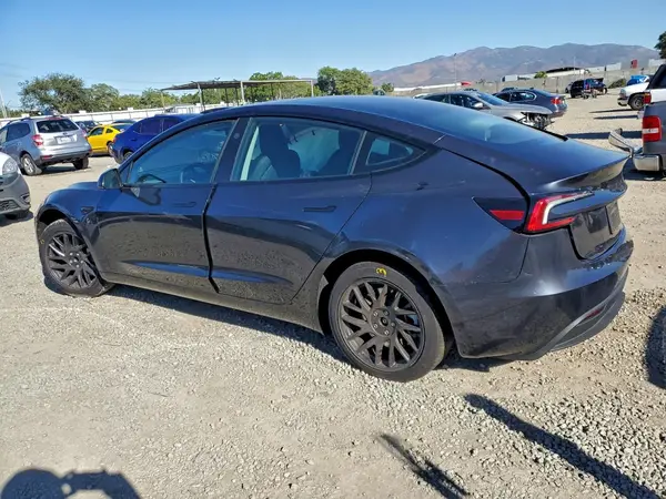 5YJ3E1EA5SF982151 2025 TESLA MODEL 3 - Image 2