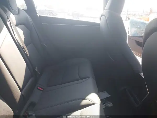 5YJ3E1EA5SF982988 2025 TESLA MODEL 3 - Image 8