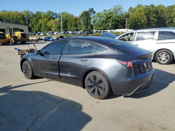 5YJ3E1EA5SF986698 2025 TESLA MODEL 3 - Image 2