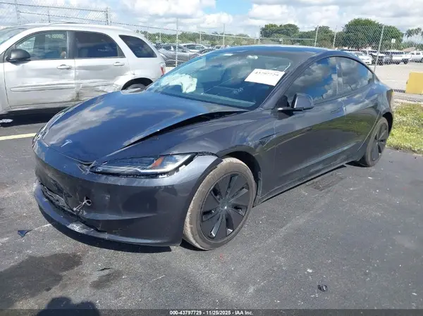 5YJ3E1EA5SF987267 2025 TESLA MODEL 3 - Image 2