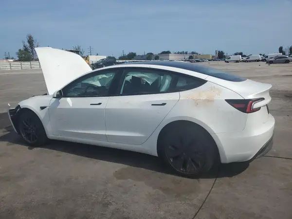 5YJ3E1EA5SF989827 2025 TESLA MODEL 3 - Image 2