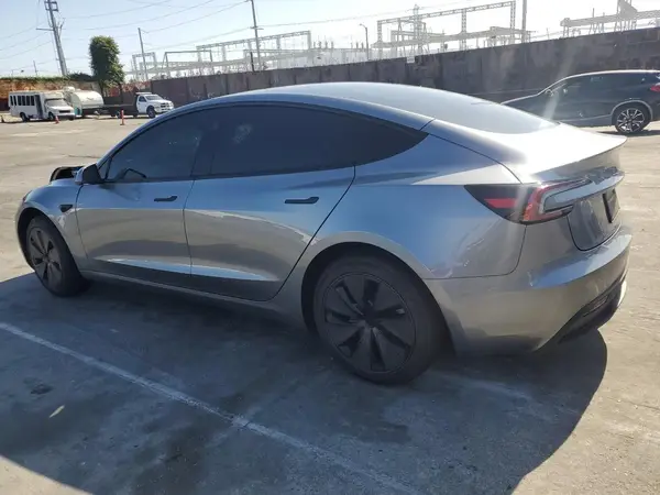 5YJ3E1EA5SF991884 2025 TESLA MODEL 3 - Image 2