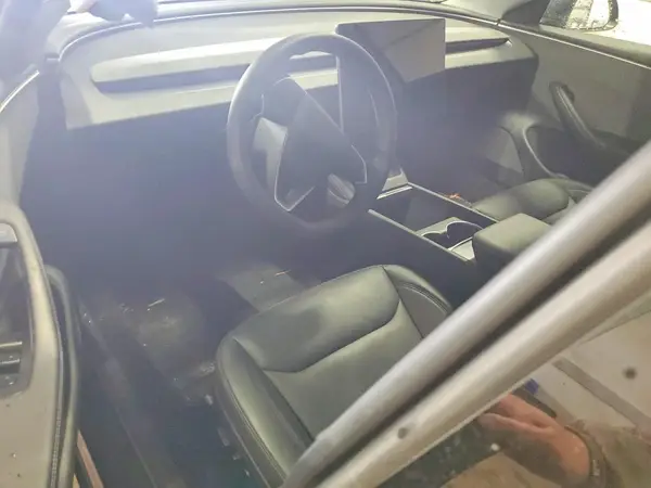 5YJ3E1EA5SF992498 2025 TESLA MODEL 3 - Image 8