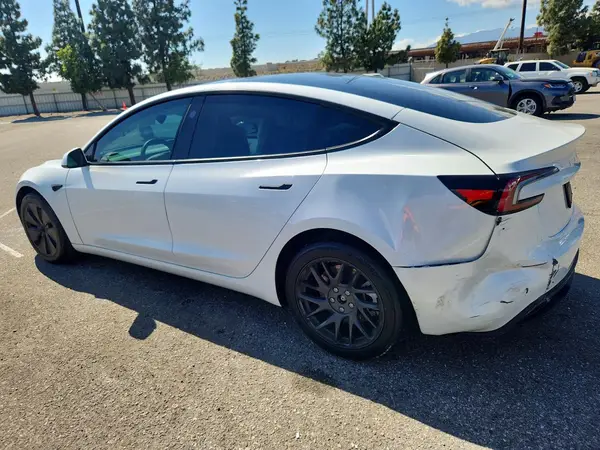 5YJ3E1EA5SF994798 2025 TESLA MODEL 3 - Image 2