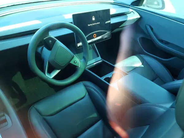 5YJ3E1EA5SF997393 2025 TESLA MODEL 3 - Image 8
