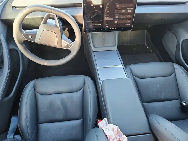 5YJ3E1EA5SF999564 2025 TESLA MODEL 3 - Image 8