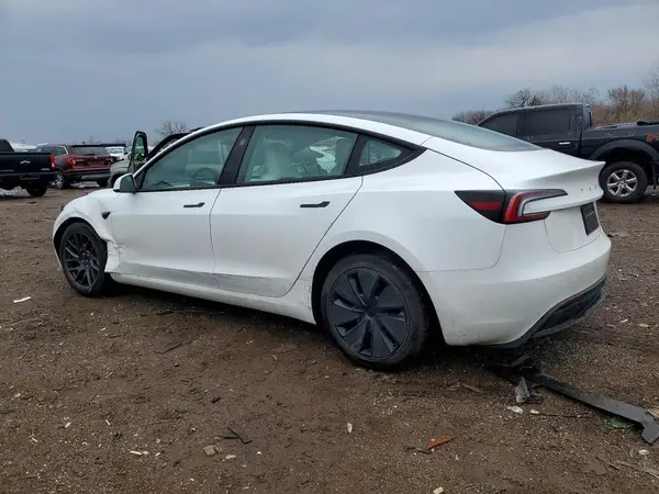 5YJ3E1EA5TF122378 2026 TESLA MODEL 3 - Image 2