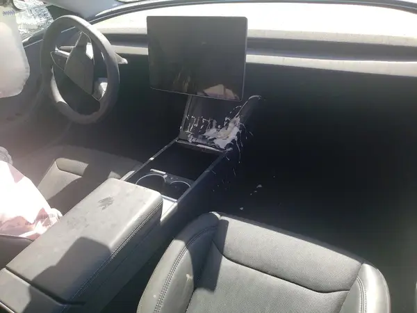 5YJ3E1EA5TF128195 2026 TESLA MODEL 3 - Image 8