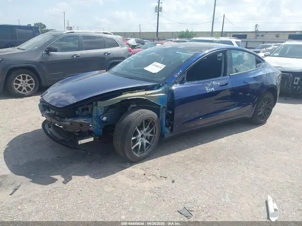 5YJ3E1EA5TF132599 2026 TESLA MODEL 3 - Image 2