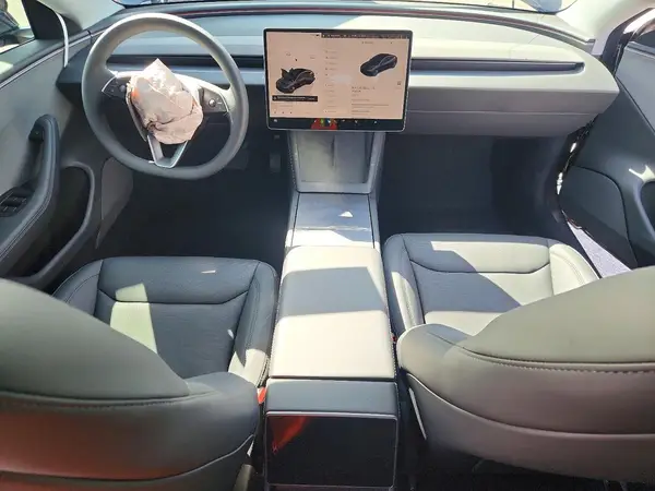 5YJ3E1EA5TF135101 2026 TESLA MODEL 3 - Image 8