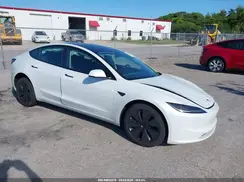 5YJ3E1EA5TF138757 2026 TESLA MODEL 3