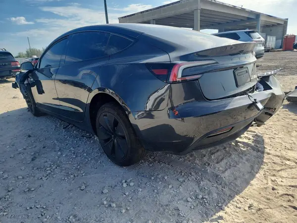 5YJ3E1EA5TF160208 2026 TESLA MODEL 3 - Image 2