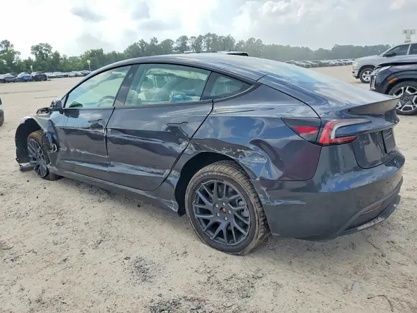 5YJ3E1EA5TF160564 2026 TESLA MODEL 3 - Image 2