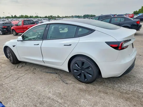 5YJ3E1EA5TF169006 2026 TESLA MODEL 3 - Image 2