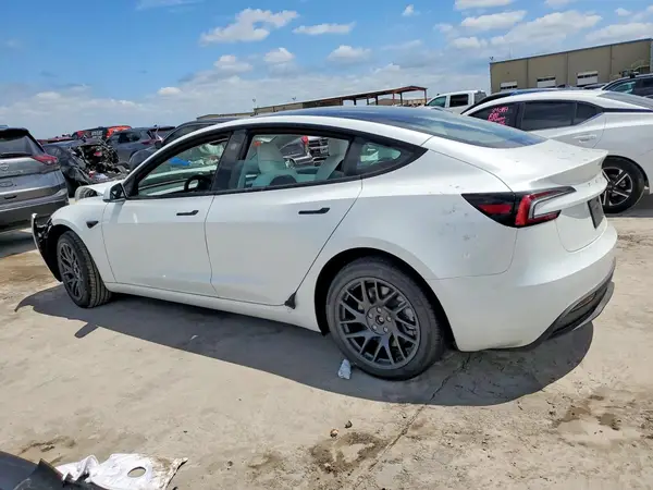 5YJ3E1EA5TF176179 2026 TESLA MODEL 3 - Image 2