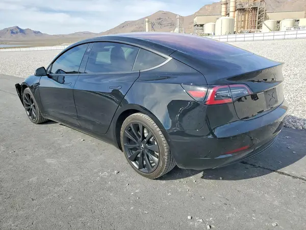 5YJ3E1EA6JF007656 2018 TESLA MODEL 3 - Image 2