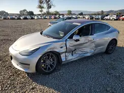 5YJ3E1EA6JF016597 2018 TESLA MODEL 3