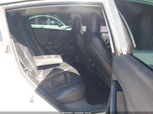 5YJ3E1EA6JF017202 2018 TESLA MODEL 3 - Image 8