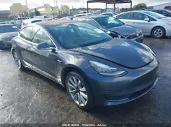 5YJ3E1EA6JF017605 2018 TESLA MODEL 3