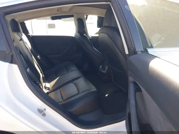 5YJ3E1EA6JF019659 2018 TESLA MODEL 3 - Image 8