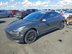 5YJ3E1EA6JF020018 2018 TESLA MODEL 3