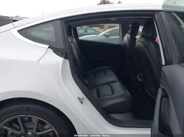 5YJ3E1EA6JF023114 2018 TESLA MODEL 3 - Image 8