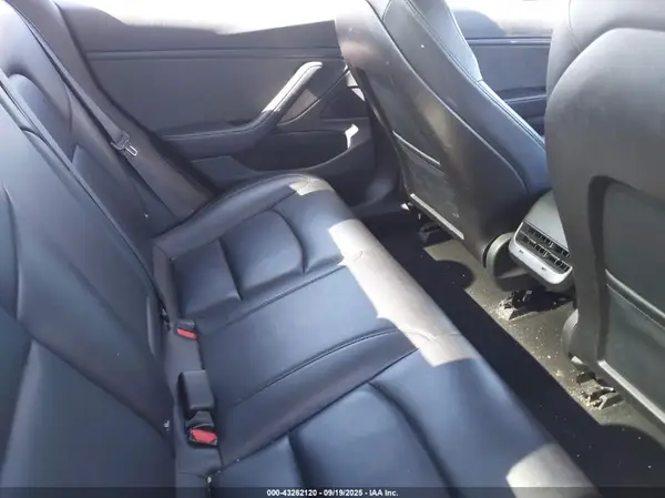 5YJ3E1EA6JF023243 2018 TESLA MODEL 3 - Image 8